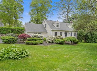 22 Rocky Ridge Dr, Trumbull, CT 06611
