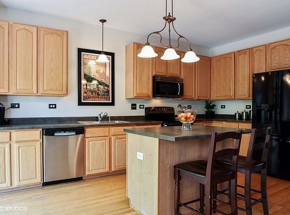 3rd image of 178 Willow Blvd