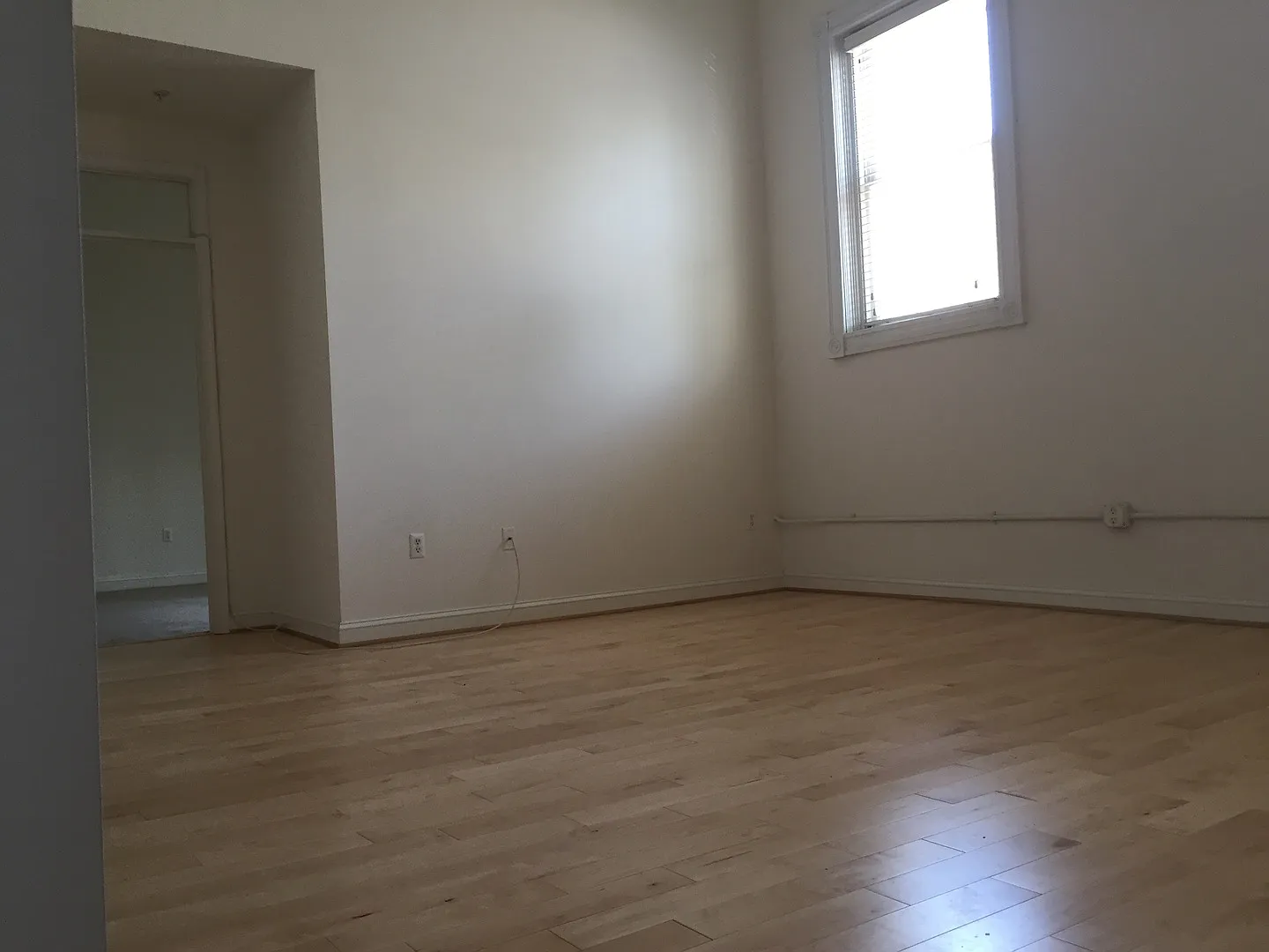 325 W Broad St — Photo 2