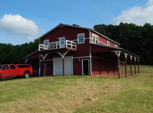 2925 Nance Bend Rd, Clifton, TN 38425