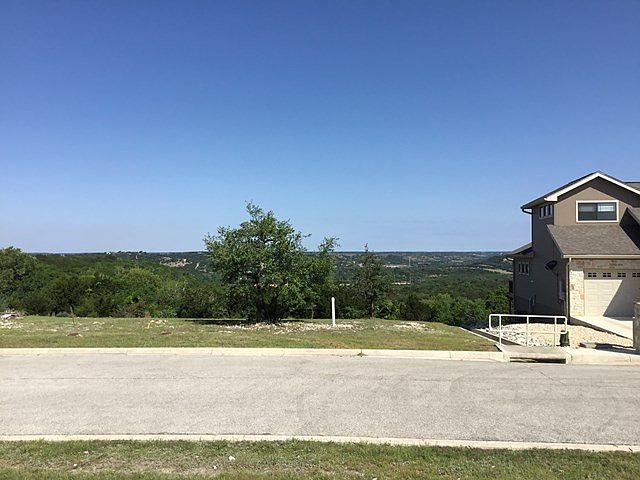 2nd image of 1000 Creswell Ln