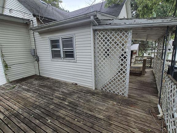 4th image of 515 Hawthorne St