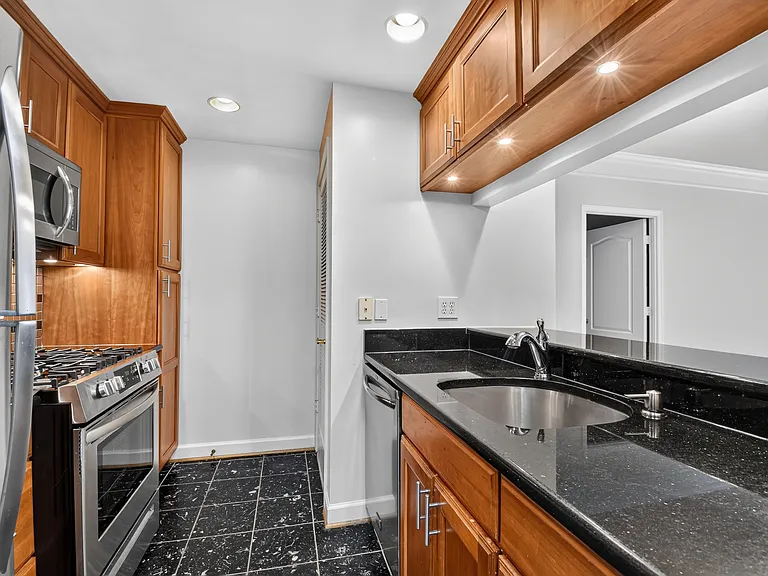 901 N Monroe St #314 — Photo 3
