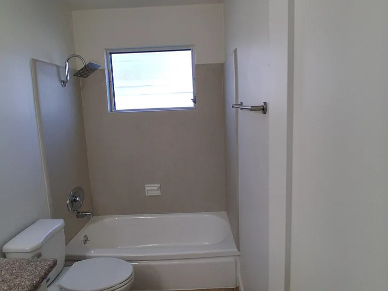 7245 Franklin Avenue — Photo 23