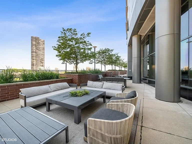 450 E Waterside Dr #1808 — Photo 32