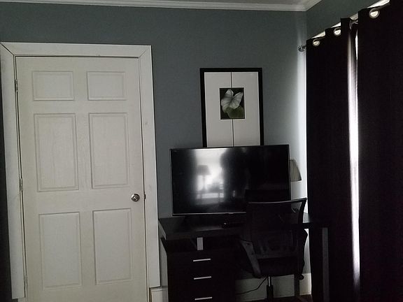 5th image of 701 Faurot Ave #1