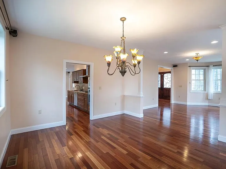 120 Meadowview Dr — Photo 9