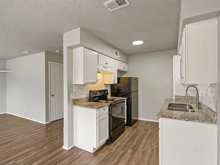 143 Allencrest Dr #A — Photo 13