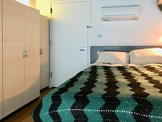 Rented by Nooklyn NYC LLC | media 77