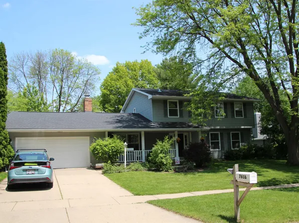 7618 Westchester Dr, Middleton, WI 53562