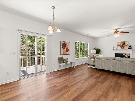 5th image of 3046R Moser Way