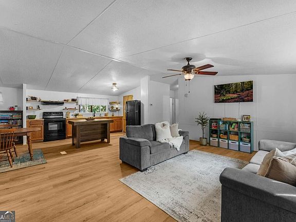 3rd image of 271 Wild Heron Dr