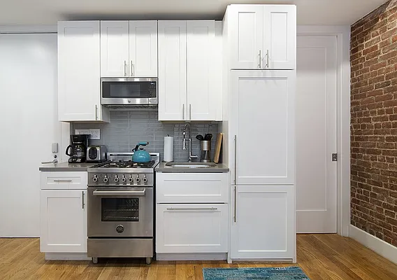 Rented by REAL New York | media 16