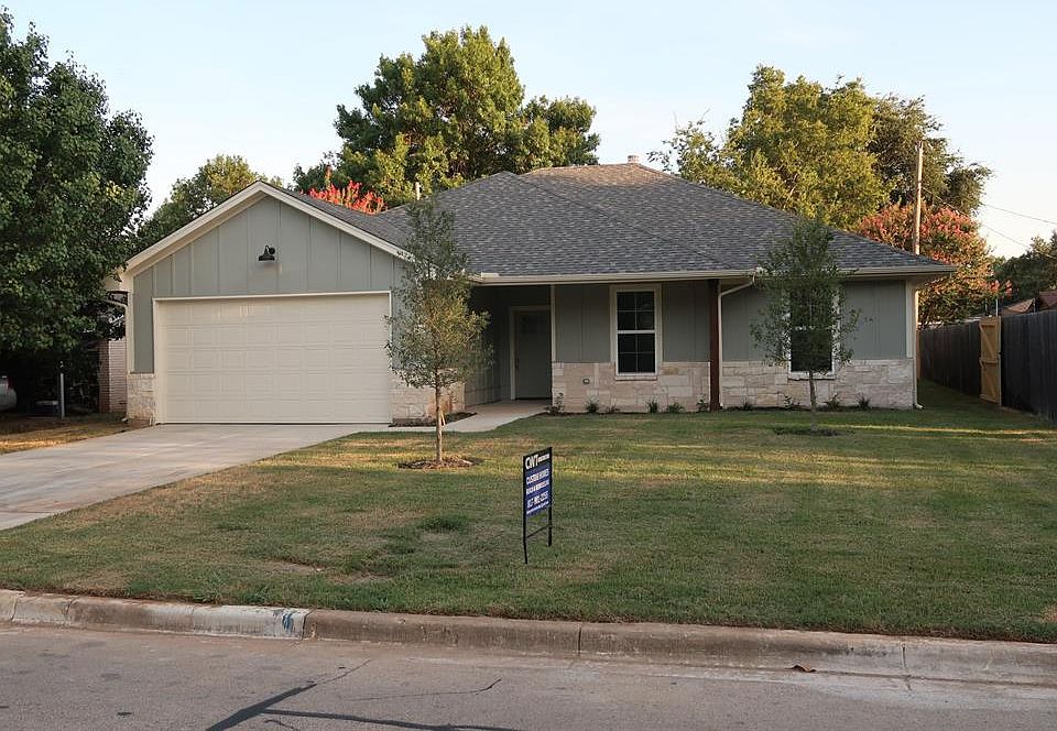 2nd image of 721 W Redbud Dr