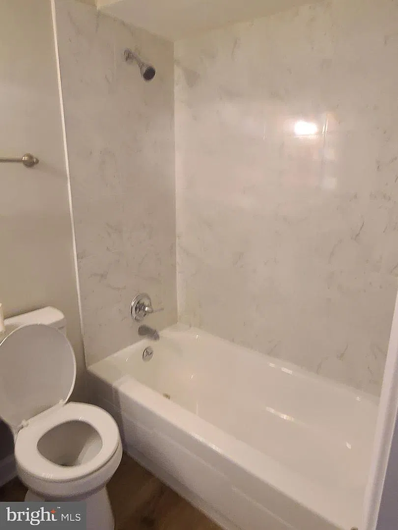 2 bed, 1.5 bath, 874 sqft, $1,550 — Photo 3