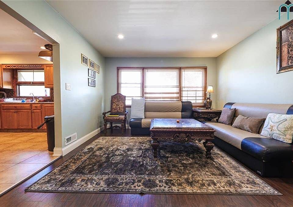 2nd image of 210 Reno Ave Floor 2
