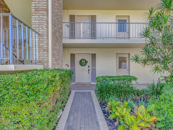 5560 Tamberlane Circle #127, Palm Beach Gardens, FL 33418