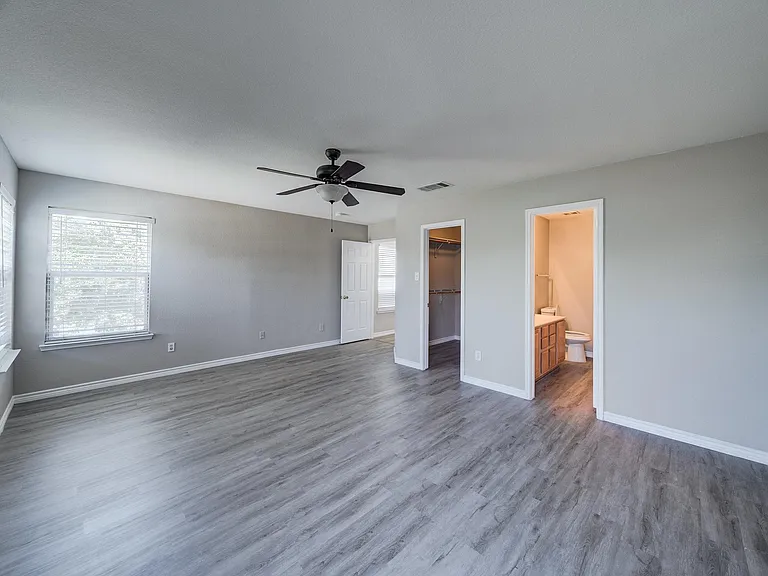 6908 Planters Row Dr — Photo 9