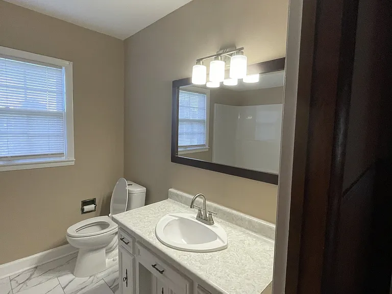 1807 Old Lascassas Rd — Photo 10