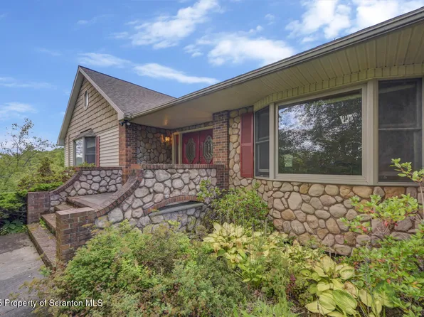225 Smith Dr, Hallstead, PA 18822