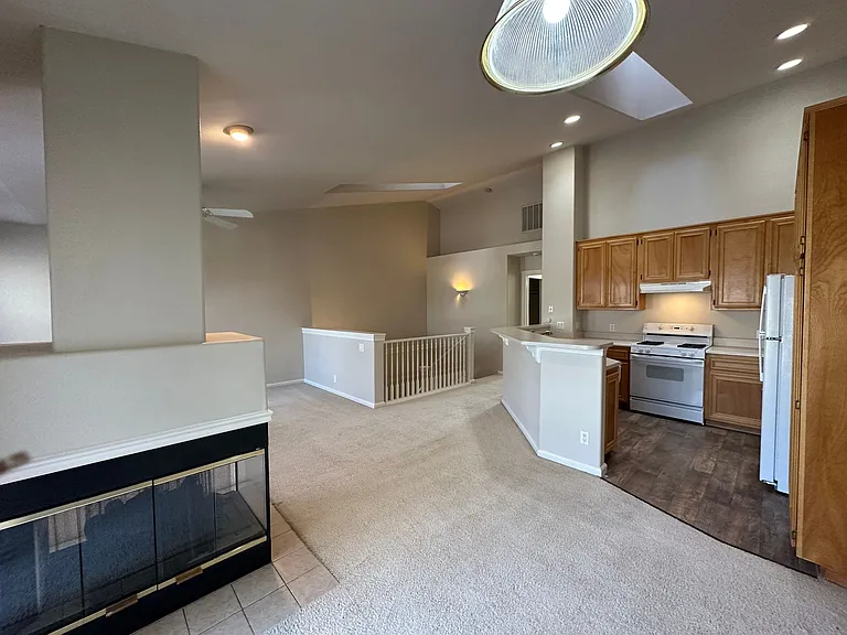 2 Bedroom, 2 Bathroom Townhouse with Attached Garage and Washer/Dryer Hookups! — Photo 1