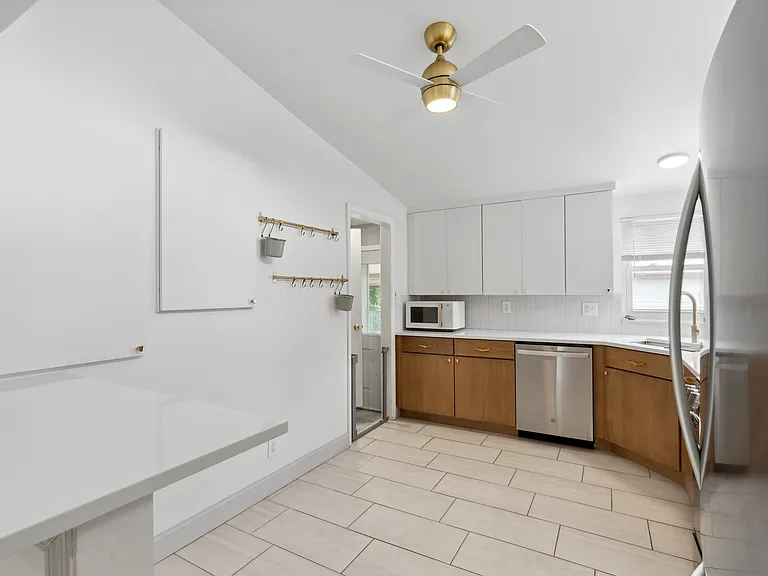 3205 Braddock St — Photo 6