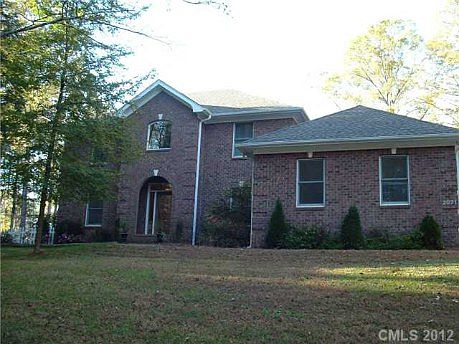 1st image of 2071 Balmoral Dr
