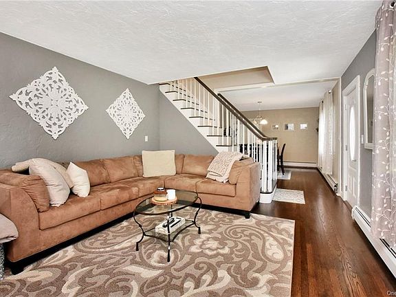 4th image of 3056 Gomer St