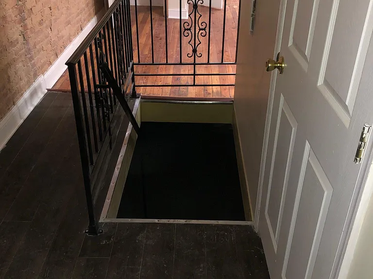 807 N Monroe St — Photo 3