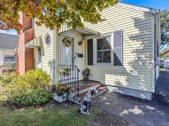 4th image of 373 Oak Street