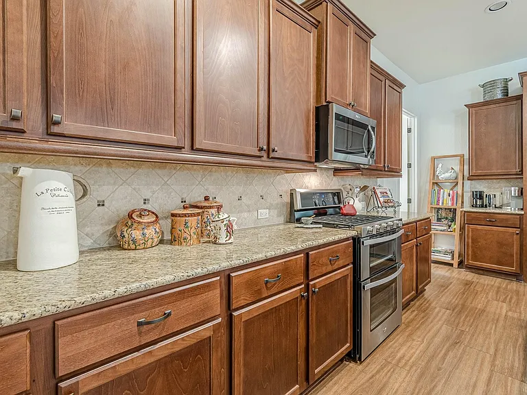 108 Hopping Peach St — Photo 21