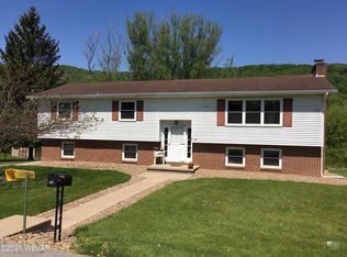 69 Ashland St, Mill Hall, PA 17751