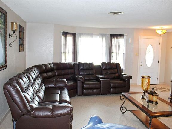 3rd image of 6912 Hallmark Dr S