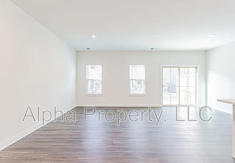 130 Eagle Wood Dr — Photo 8
