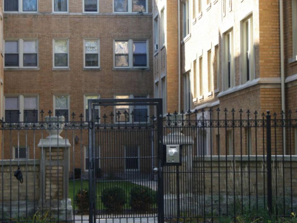 Building Photo 4