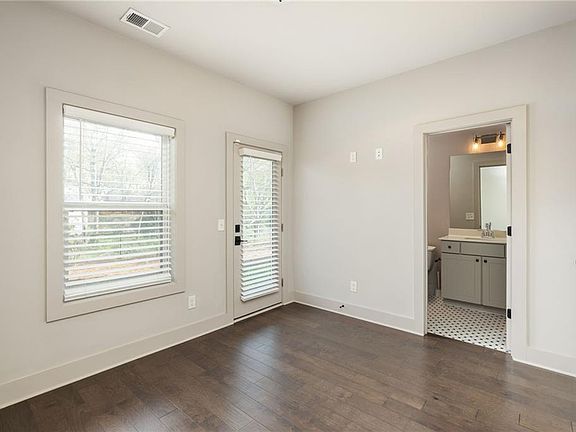 5th image of 1188 Wylie St SE