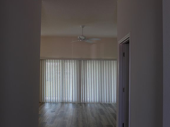 3rd image of 541 Cherry Creek Way