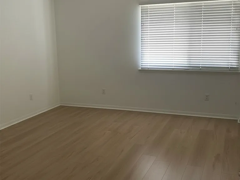 6847 Haskell Ave #1 — Photo 12