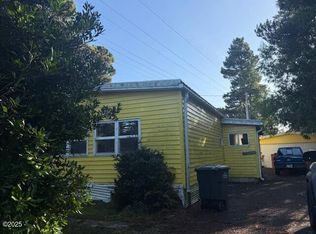 1120 S Crestline Dr, Waldport, OR 97394