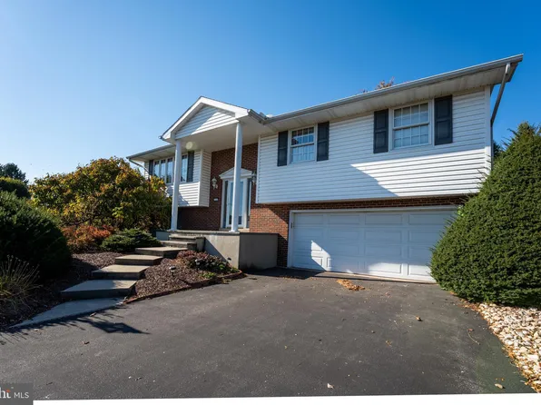7621 Prospect Dr, Northampton, PA 18067
