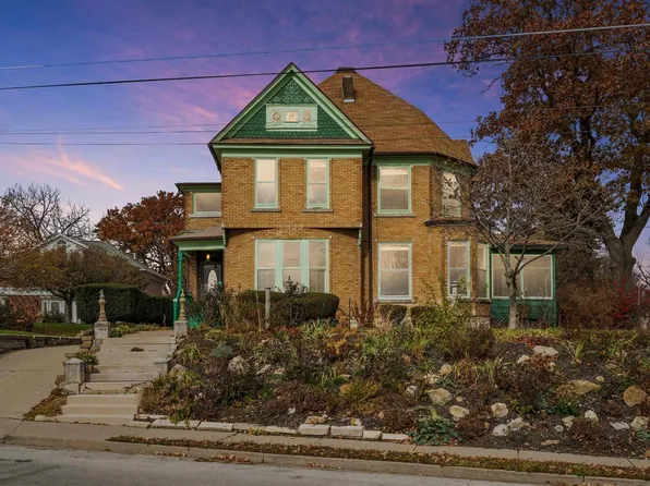 1436 Clay St, Davenport, IA 52804