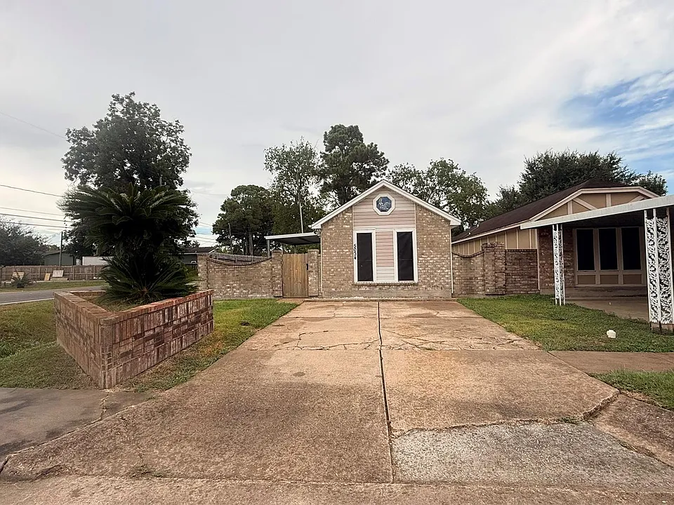 5034 Reno Dr