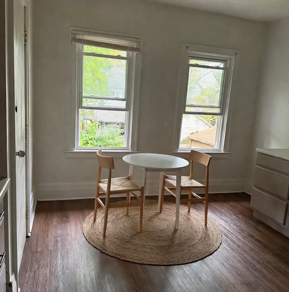 3 bed, 1000 sqft, $1,500 — Photo 2