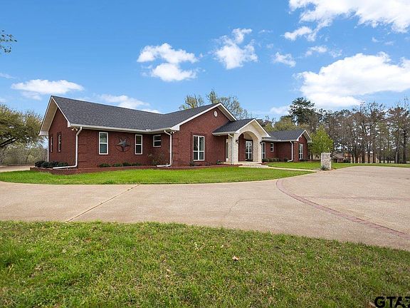 3rd image of 1609 Old Nacogdoches Rd