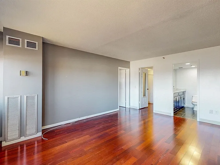 250 Hammond Pond Pkwy #1203N — Photo 12