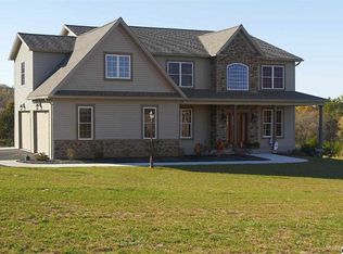 749 Maple Shade Dr, Lewisberry, PA 17339