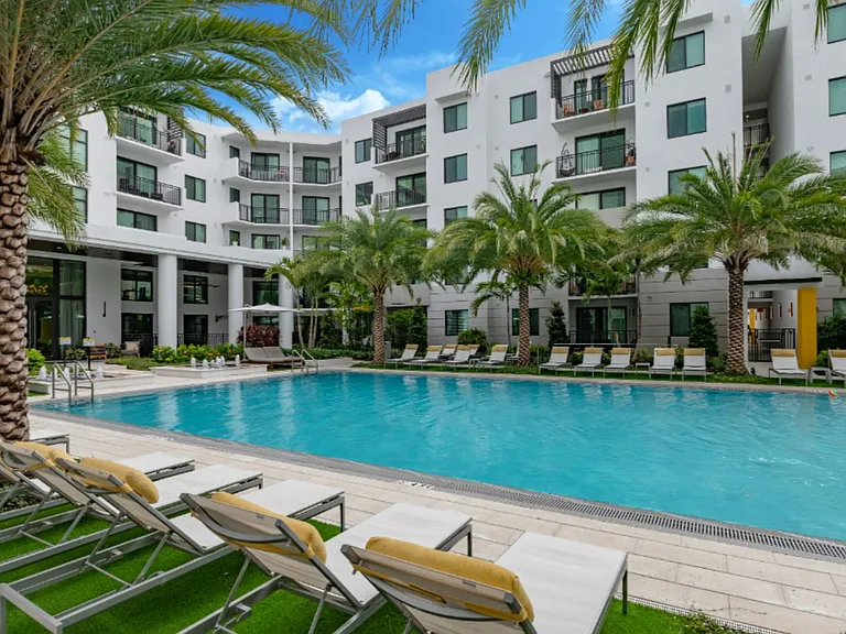 Uptown Boca Villas — Photo 28