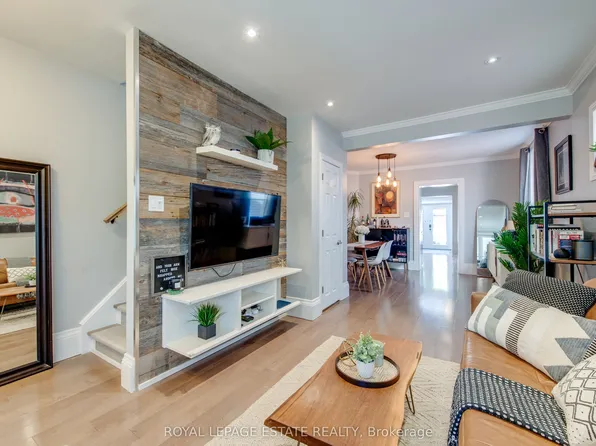 138 Woodmount Ave, Toronto, ON M4C 3Y8