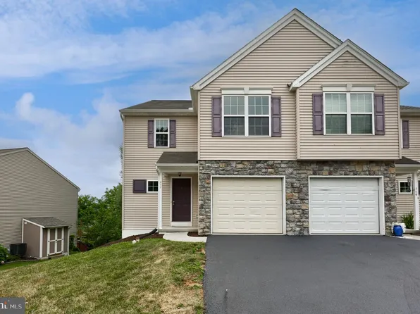 212 Eagle Dr, Ephrata, PA 17522