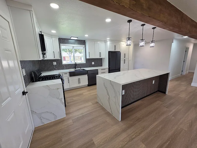 920 Coronado Dr — Photo 8